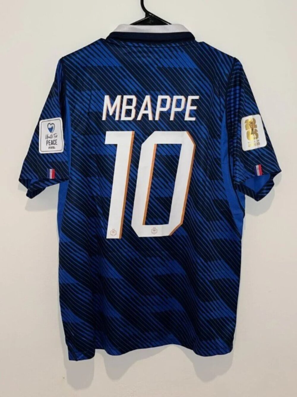 Kylian Mbappé #10 France 2026 World Cup Home Jersey - Picture 2 of 3
